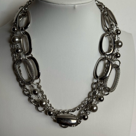 Premier Designs Silver Layered Necklace - Picture 5 of 11